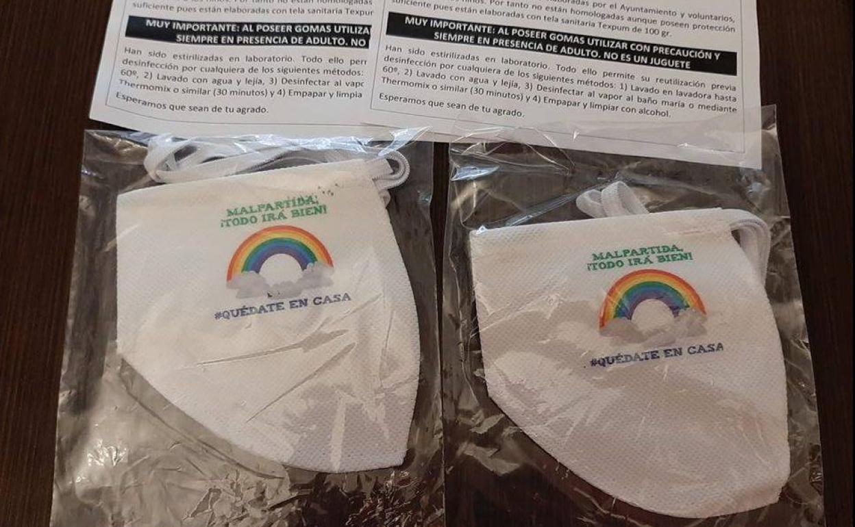 Mascarillas repartidas el pasado sábado entre la población infantil. 