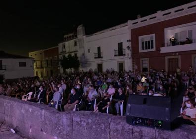 Imagen secundaria 1 - Diferentes momentos del homenaje. 