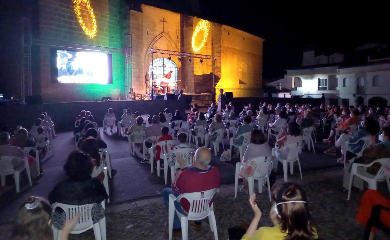 La Plaza del Carmen volvió a vibrar con 'Las Veladas del Carmen'