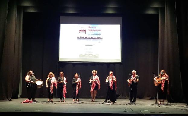 Imagen principal - Asociación de Folklore 'Virgen de la Soledad' 