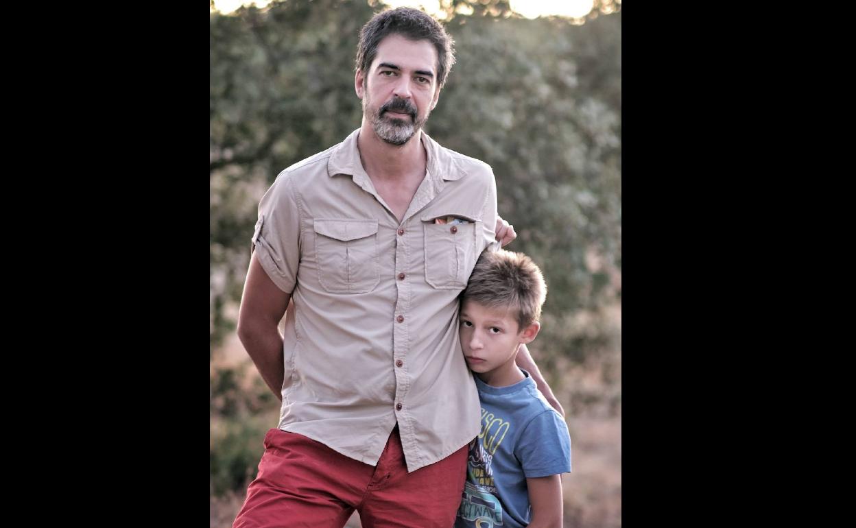 «'Volverás' es una novela dura, de las que te llevan con la lengua fuera»