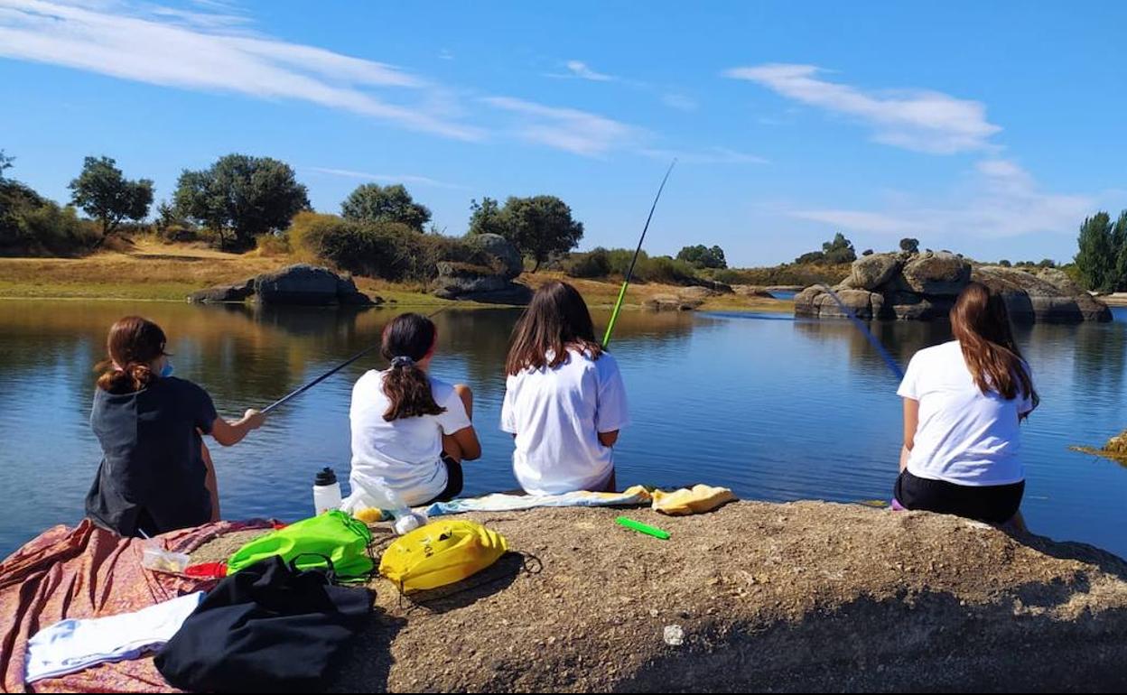 Mañana de pesca en Los Barruecos. 
