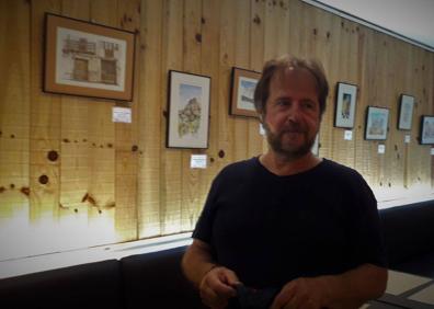 Imagen secundaria 1 - Víctor González inaugura la exposición &#039;Pinturas en el confinamiento&#039;