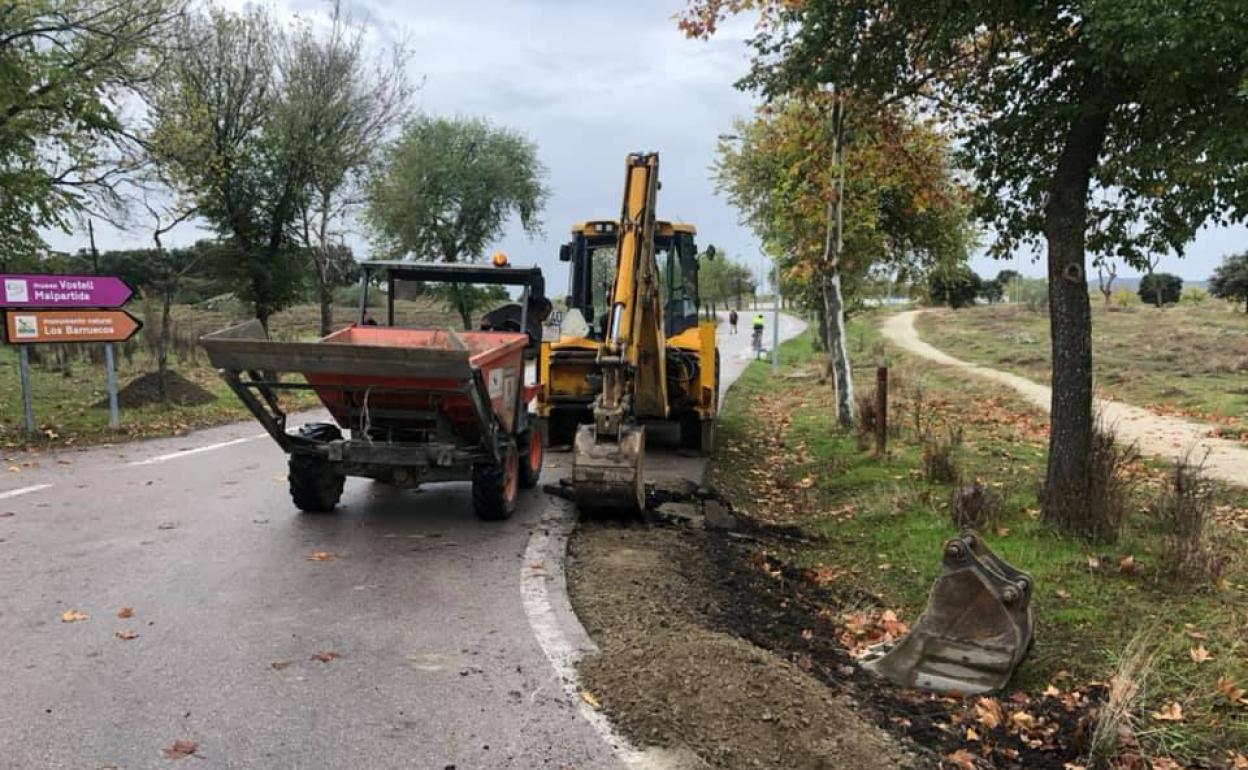 Ejecución de los trabajos del segundo tramo del camino peatonal. 