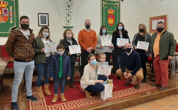 Imagen principal - Entrega de premios de los concursos populares. 