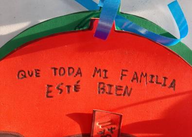 Imagen secundaria 1 - Los paraguas de deseos ya adornan las carrozas de los Reyes Magos