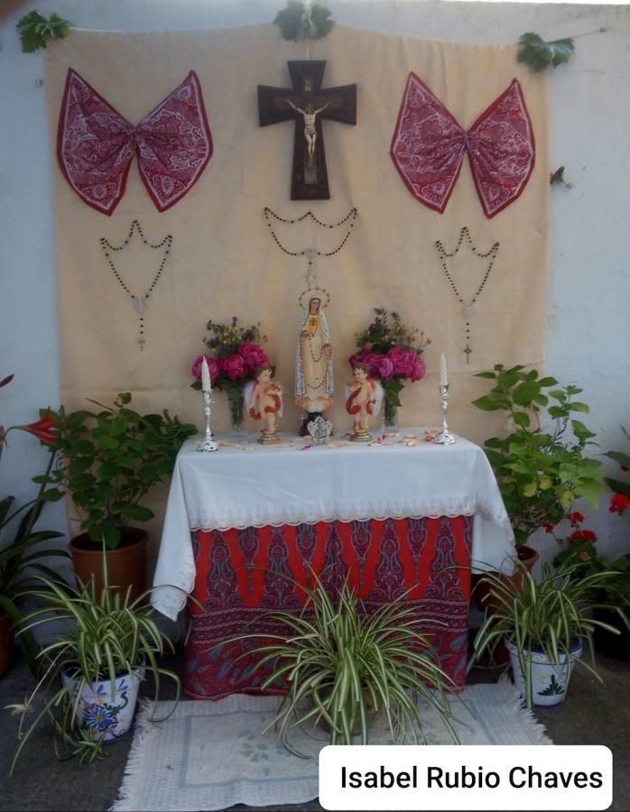 Cruz de Mayo de los Pisos Tutelados. 