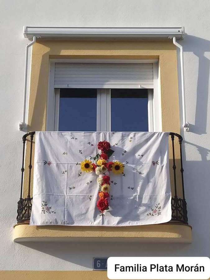 Cruz de Mayo de los Pisos Tutelados. 