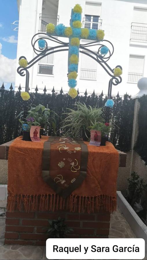 Cruz de Mayo de los Pisos Tutelados. 