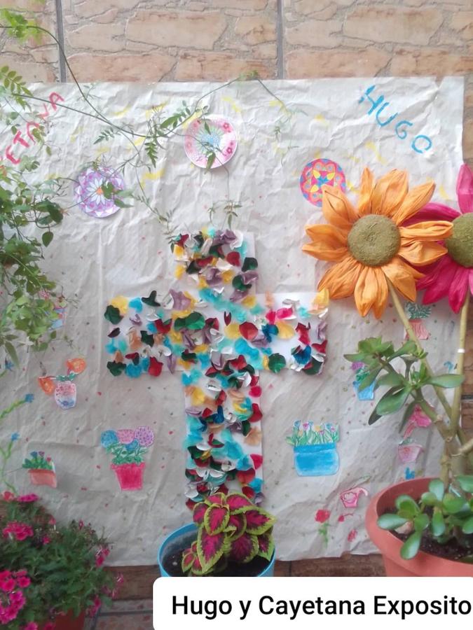 Cruz de Mayo de los Pisos Tutelados. 