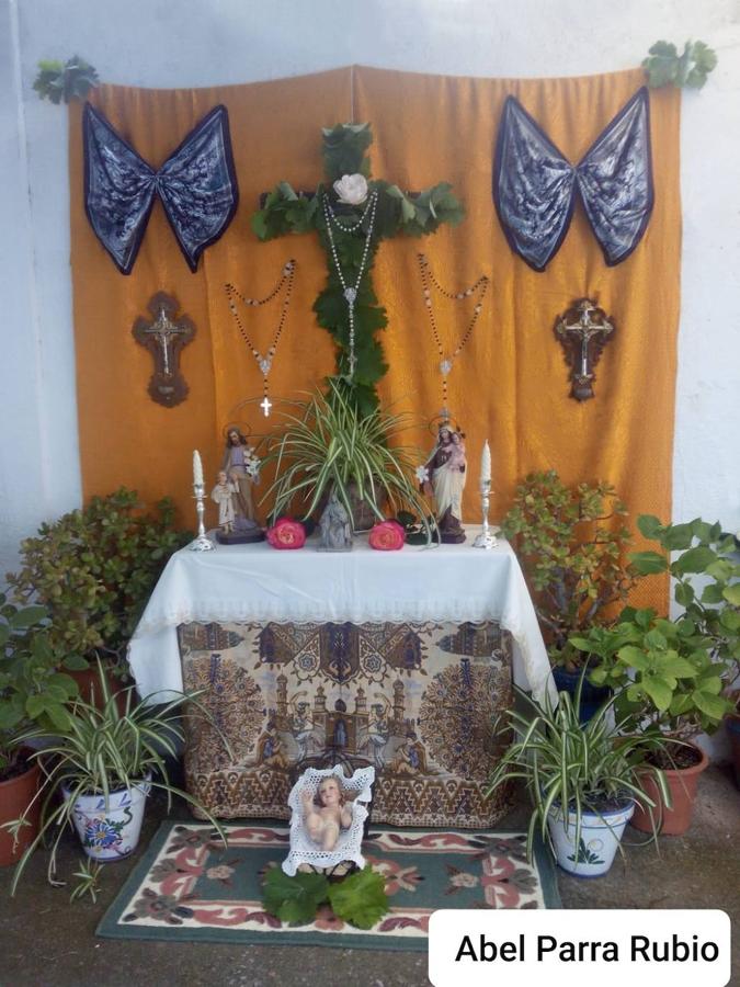 Cruz de Mayo de los Pisos Tutelados. 