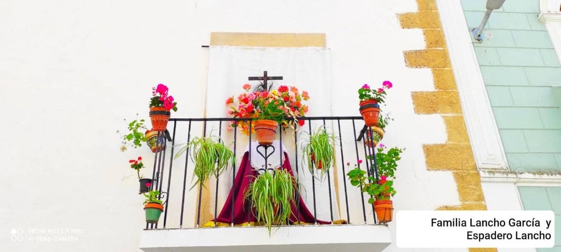 Cruz de Mayo de los Pisos Tutelados. 