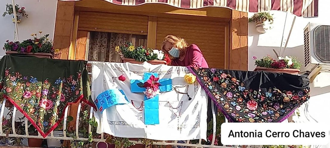 Cruz de Mayo de los Pisos Tutelados. 