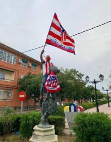 Imagen secundaria 2 - La Peña Atlética Malpartida de Cáceres celebra el nuevo título obtenido por su equipo