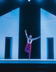Imagen secundaria 2 - El Caballero de Olmedo, de Producciones La Barraca &amp; Cía, del malpartideño Jesús Custodio, obtiene un gran éxito de público y de crítica en el festival de teatro clásico de Cáceres