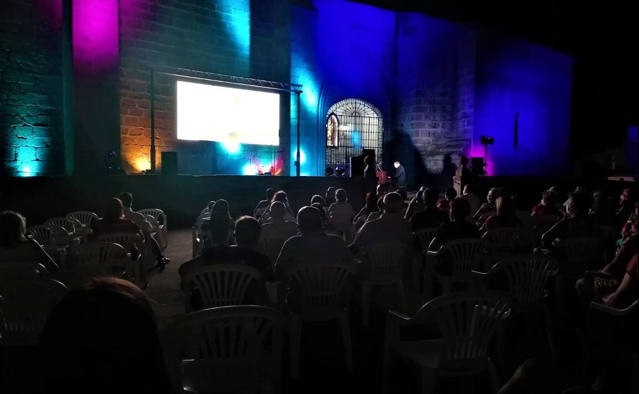 'Las Veladas del Carmen' volvieron a hacer vibrar con su música a los vecinos