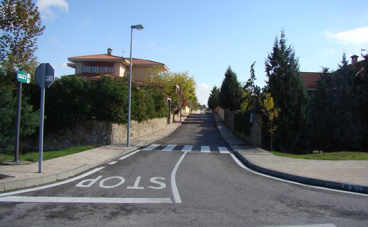 Una calle de la Urbanización Las Arenas. 