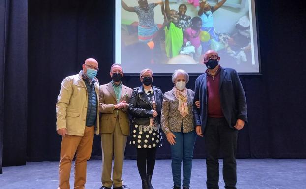 Imagen principal - Festival 'Amigos de Mozambique' y prsentación del libro 'Un poeta por los caminos de España'.