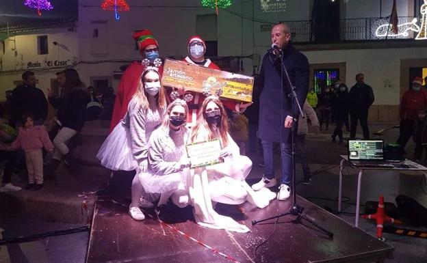 Imagen principal - Premiados en la Caravana de la Alegría. 