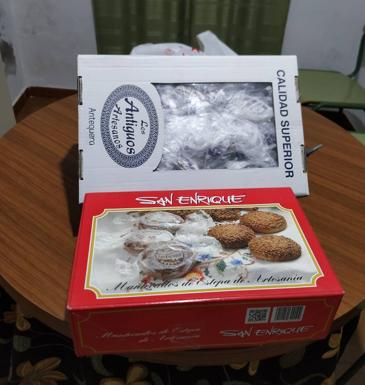 Cajas de polvorones donadas. 