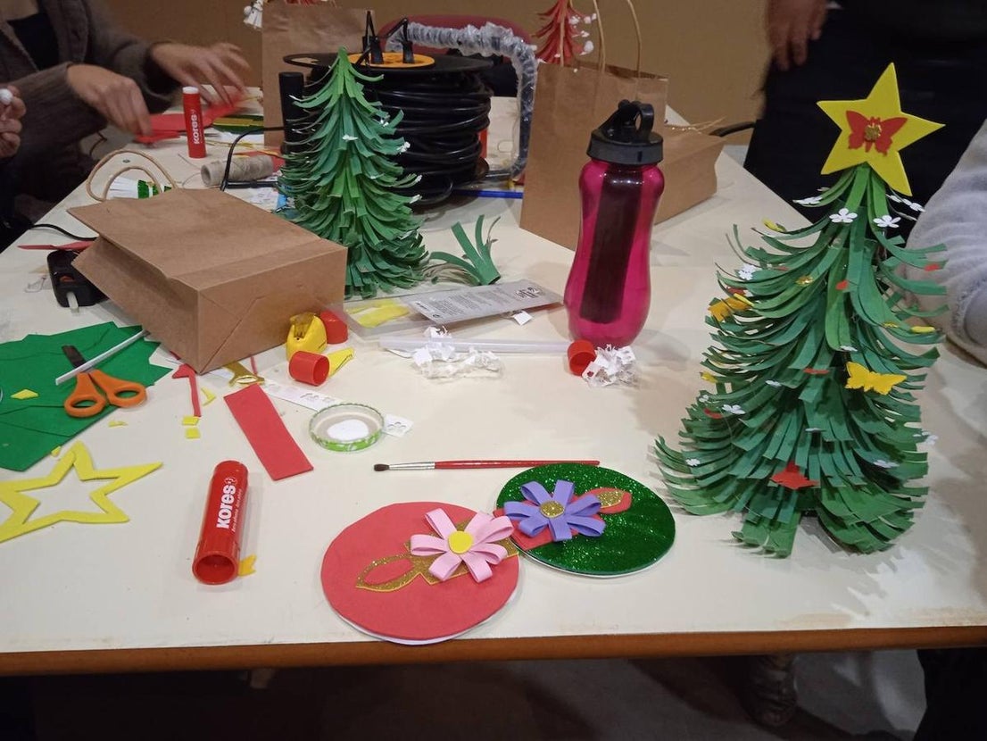 El Centro de Interpretación organizó talleres navideños en familia.