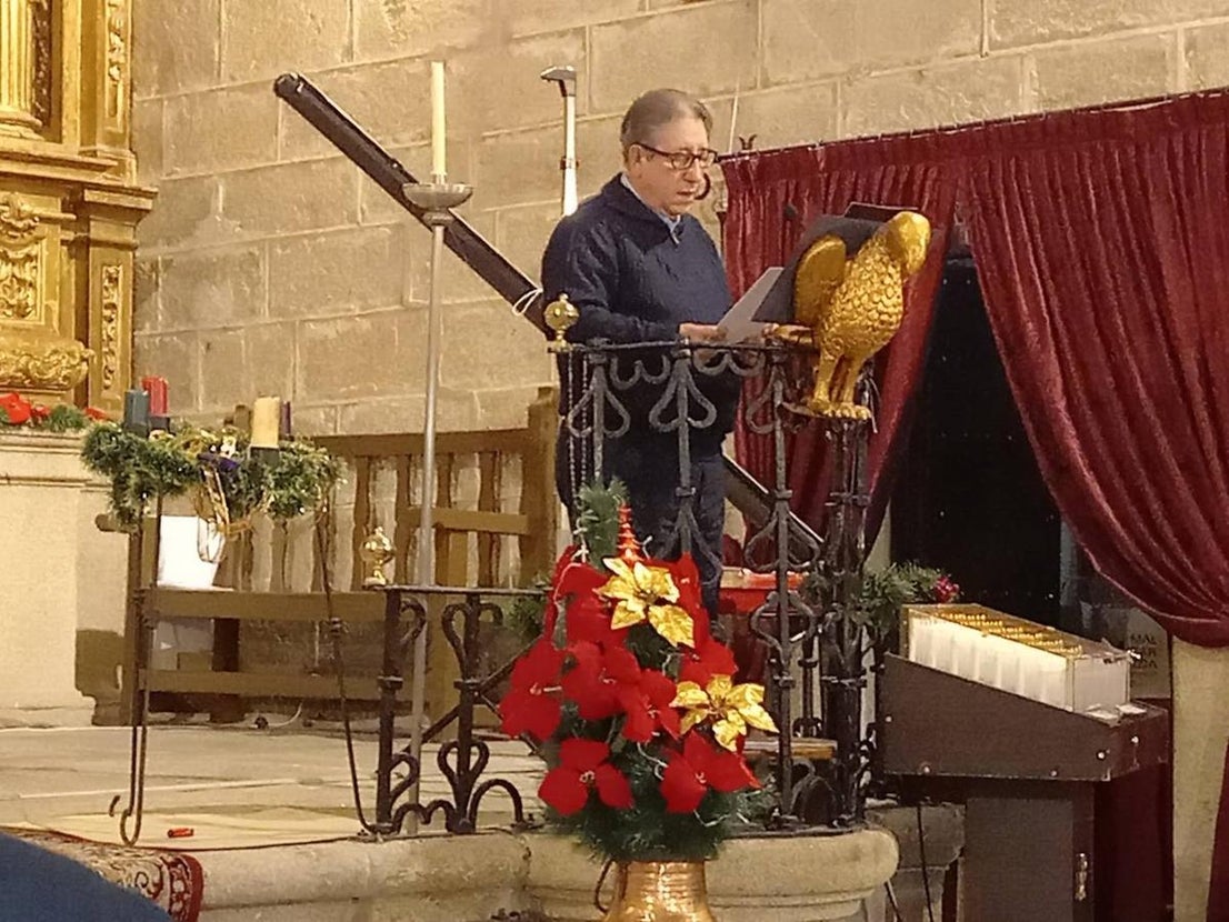 El pórtico de Navidad corrió a cargo de Don Antonio Batuecas Quijada, Caballero de Santa María de Guadalupe. 