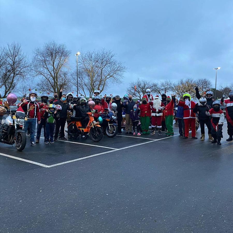 Papá Noel y los Moteros Malpartideños.