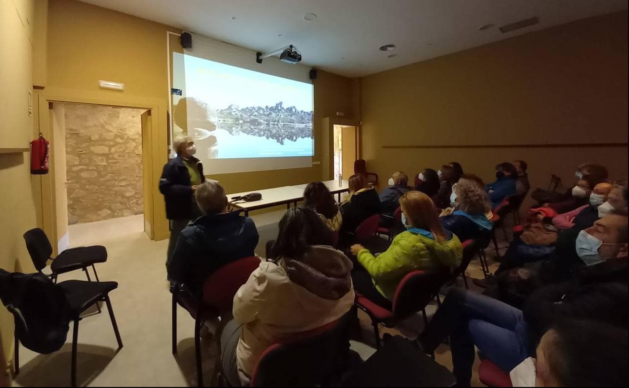 Magín Murillo impartiendo la charla. 