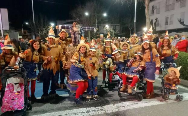 Imagen principal - &#039;Circo Mundial Omicron&#039; y &#039;What a Pity&#039; triunfan en el Carnaval malpartideño