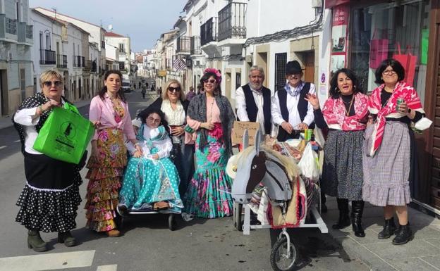 Imagen principal - &#039;El Carro de Manolo&#039; y &#039;La tradición en la calle&#039; ganan el concurso de carros de agua