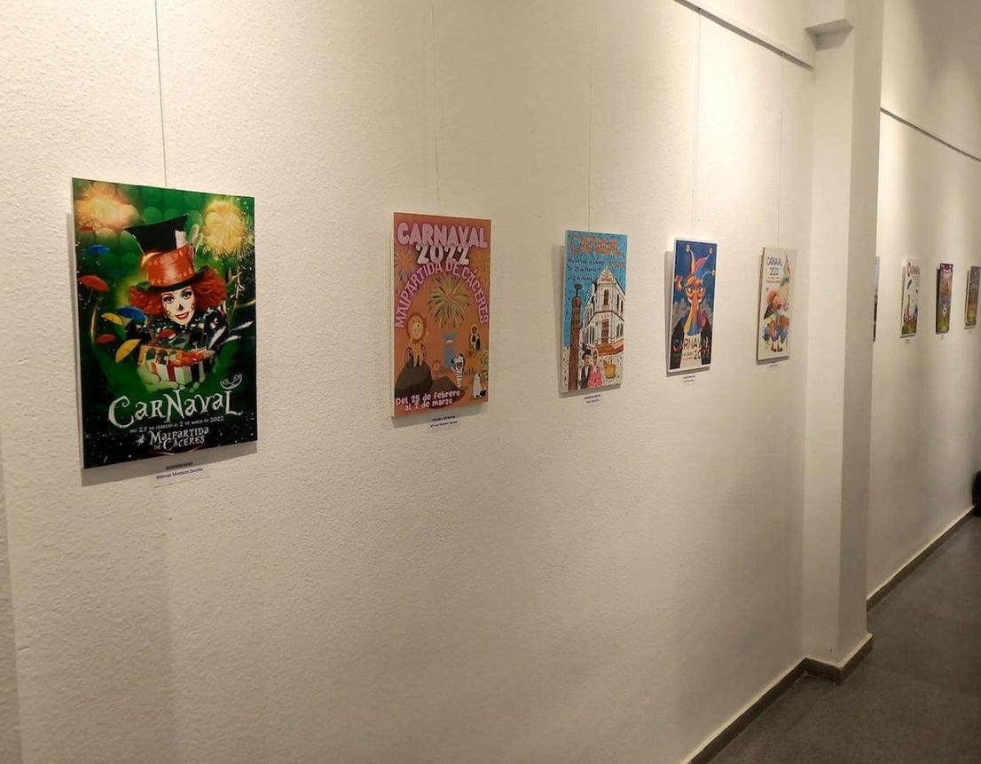 Exposición de carteles de carnaval.