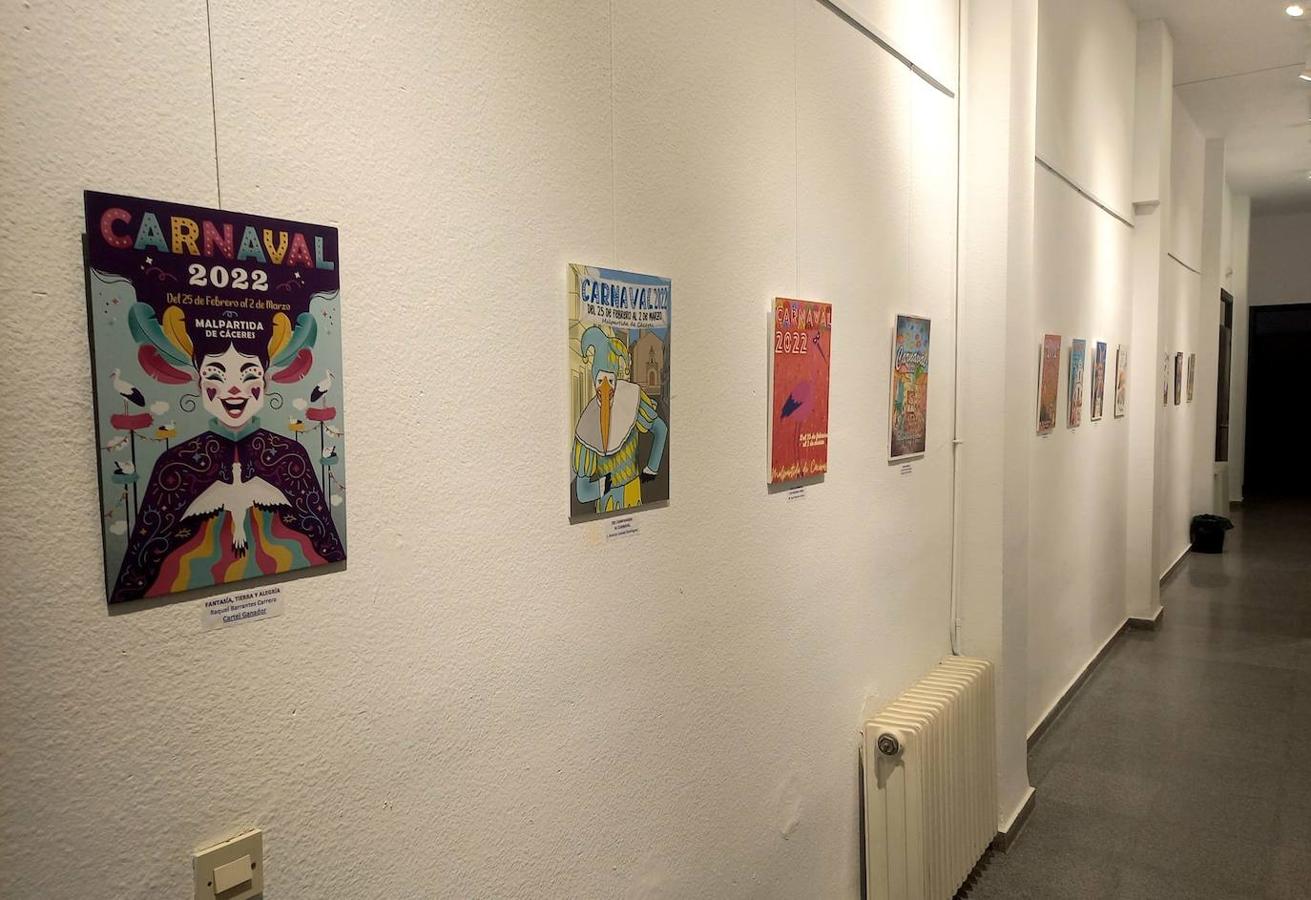 Exposición de carteles de carnaval.