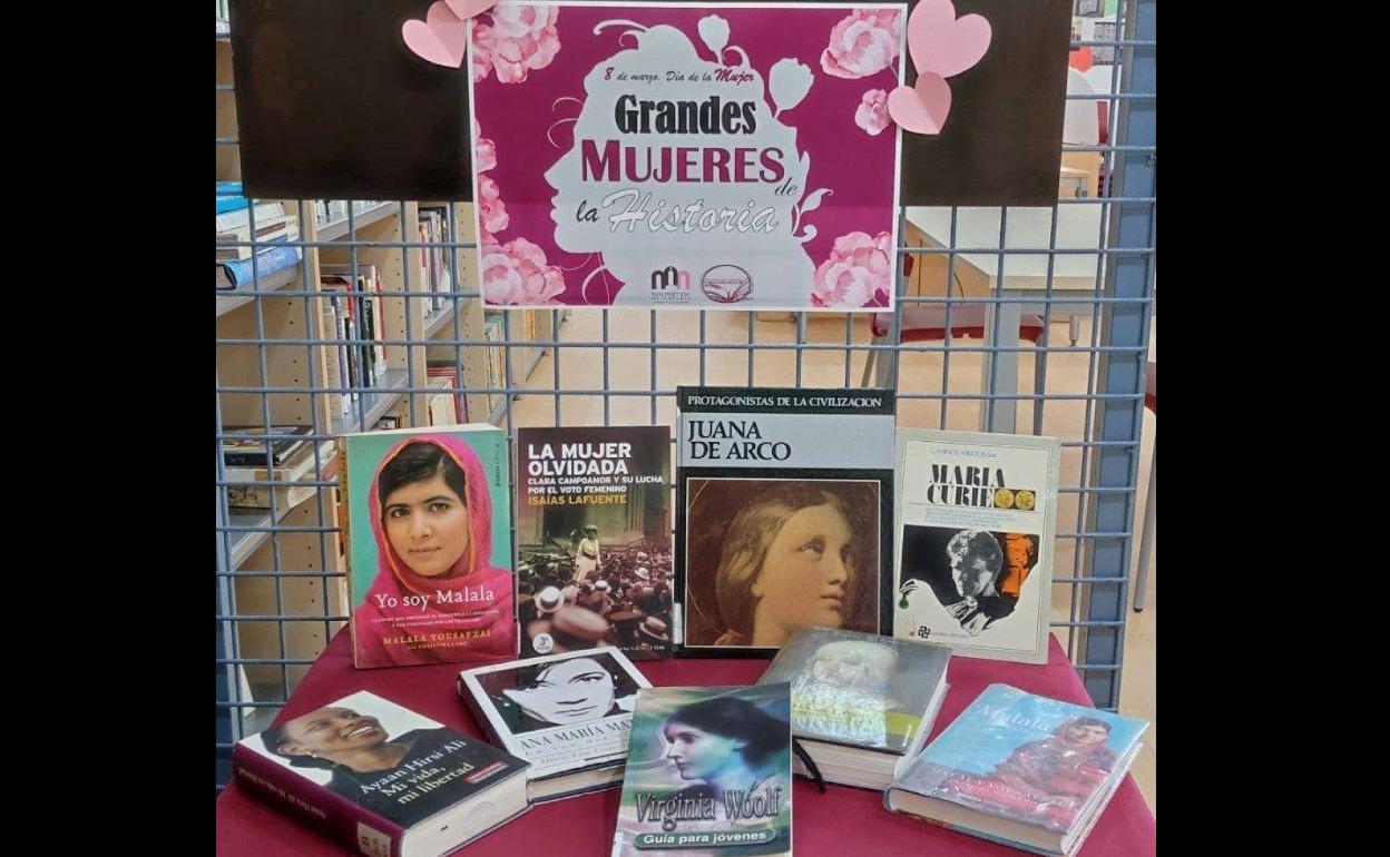 La biblioteca elabora un rincón con biografías de 'Grandes Mujeres de la Historia'