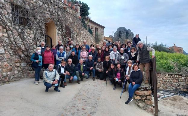 Imagen principal - El geólogo Magín Murillo ofreció un viaje geológico guiado por el Geoparque Villuercas-Ibores-Jara