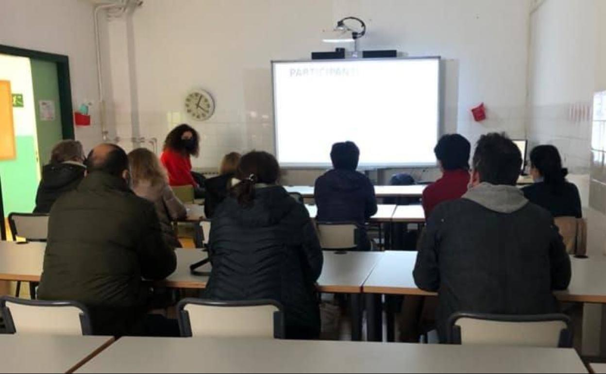 El CEIP Los Arcos acogió el taller para familias de la Mancomunidad Tajo-Salor
