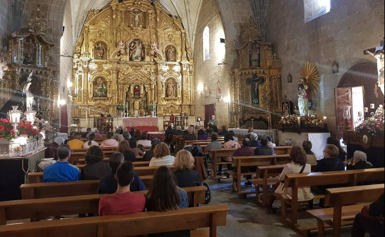 Un gran número de asistentes a la jornada de puertas abiertas. 
