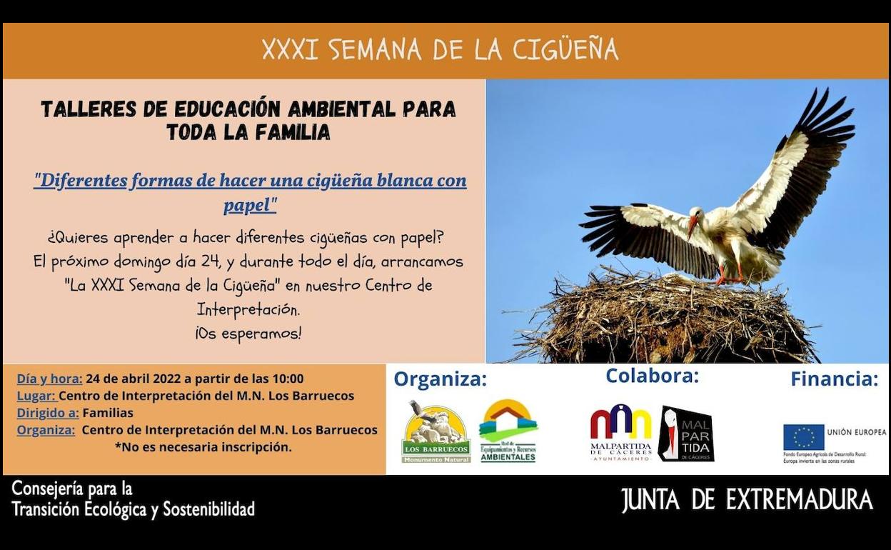 El Centro de Interpretación enseña diferentes formas de hacer una cigüeña blanca de papel