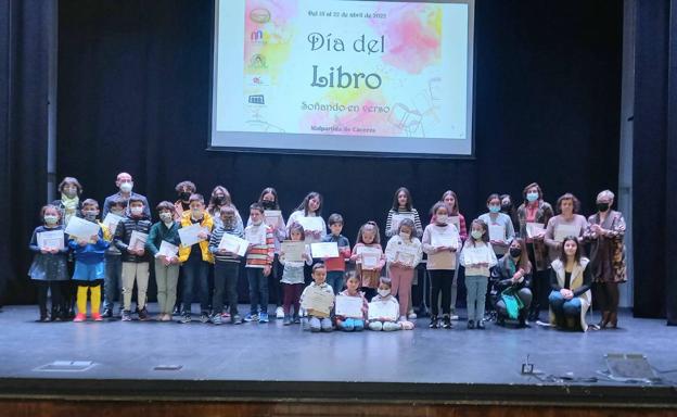 Imagen principal - Los malpartideños disfrutaron de varias actividades para celebrar el Día del Libro