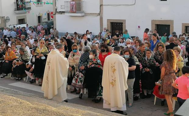 Imagen principal - 295 ofrendas en honor a San Isidro