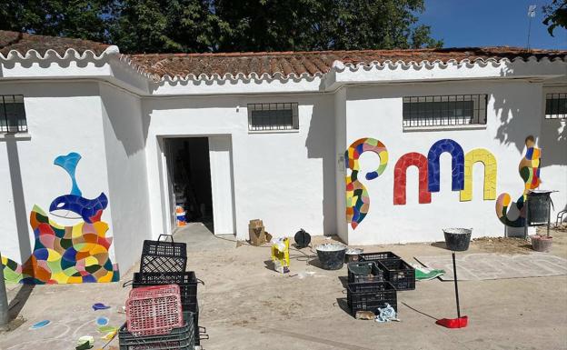 Imagen principal - La Piscina Municipal de Malpartida de Cáceres mantendrá los precios de años anteriores
