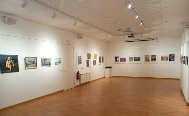 Imagen principal - Clausura del curso del Aula de Pintura