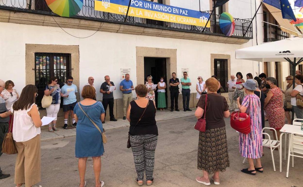 Concentración en la puerta del Ayuntamiento. 