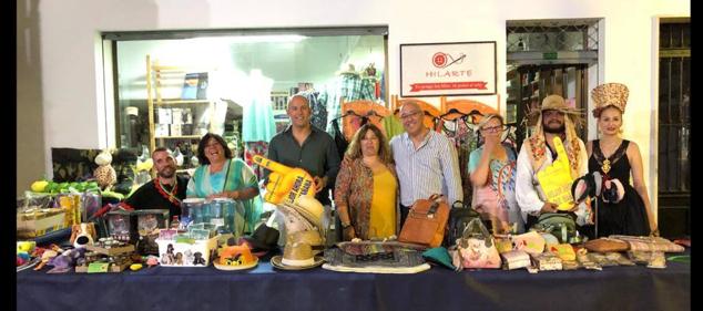Gran ambiente en la Plaza Mayor durante la Noche del Emprendimiento. 