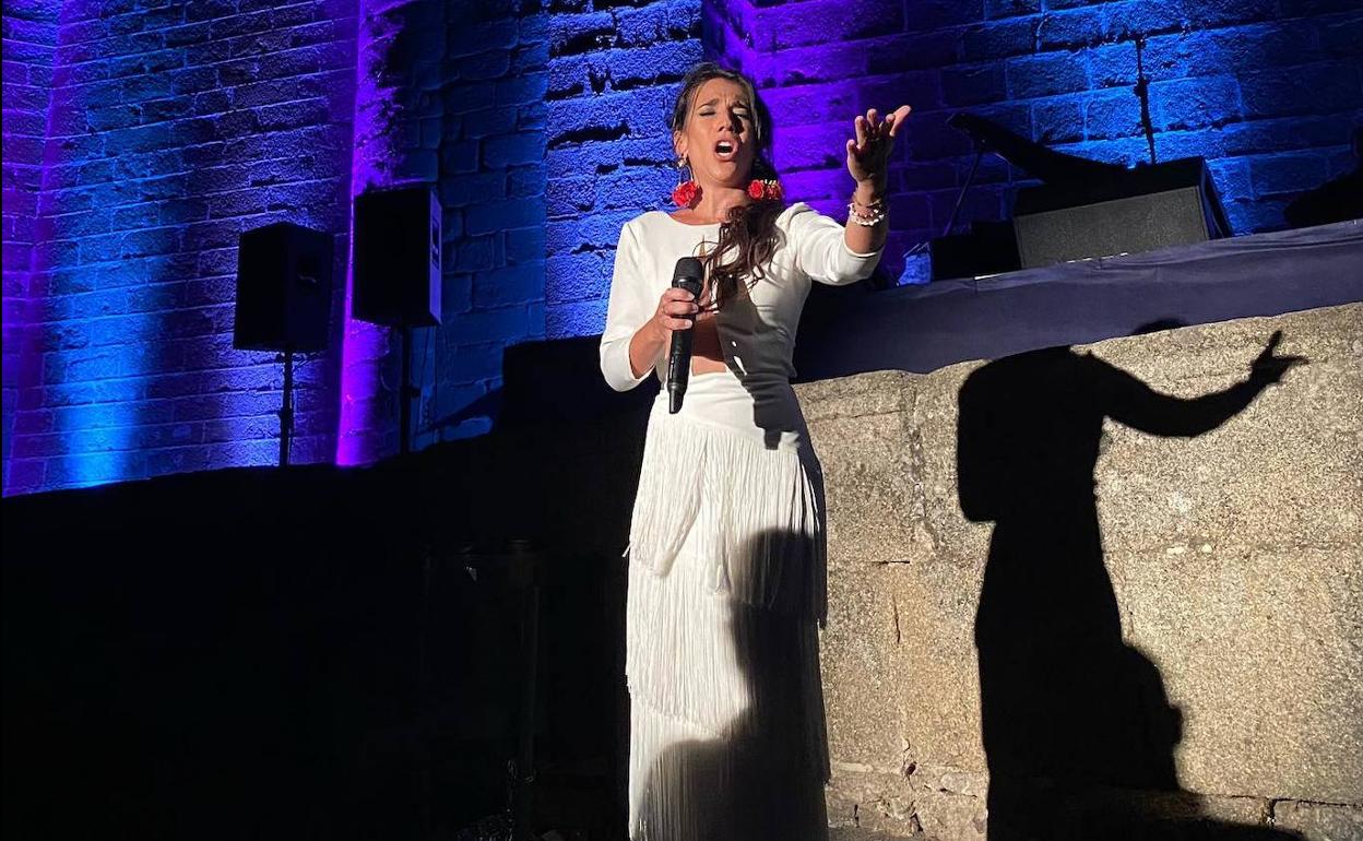 Tamara Alegre, acompañada de Antonio Luis Suárez, abre las Veladas del Carmen