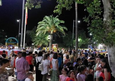Imagen secundaria 1 - Los más pequeños disfrutaron con la celebración del Día del Niño