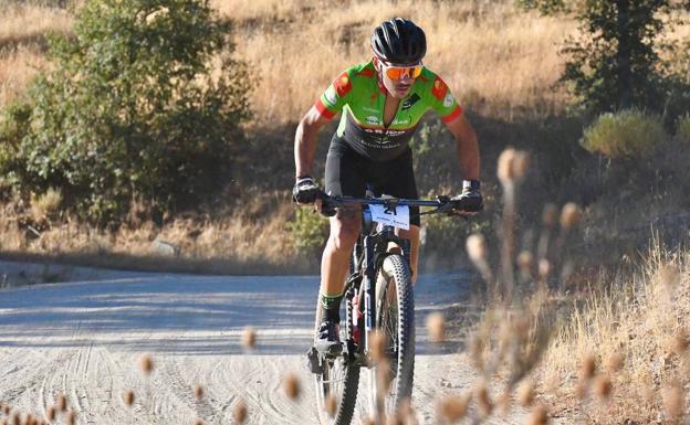 Imagen principal - «Del XCO destacaría el esfuerzo constante sin un respiro»