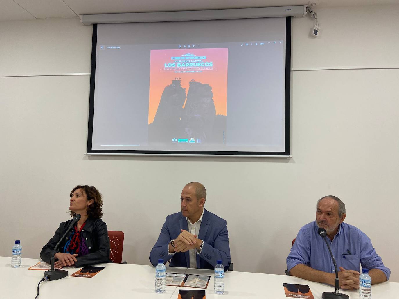 La charla 'El mundo de los minerales' inició la II Semana del Monumento Natural Los Barruecos. 