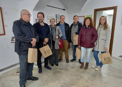 Imagen secundaria 1 - Inauguración de la exposición 'Arte a bolígrafo'.