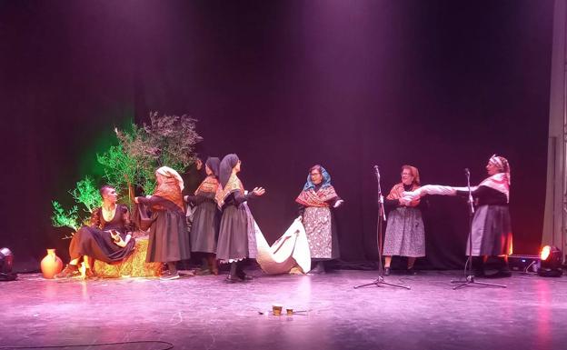 Imagen principal - Malpartida de Cáceres ha disfrutado de música, cine, teatro y literatura durante el Otoño Cultural