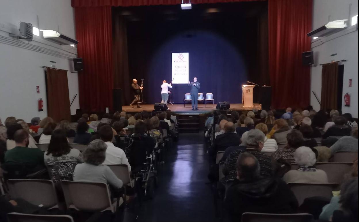 El festival se desarrolló ante una Casa de Cultura llena de público. 